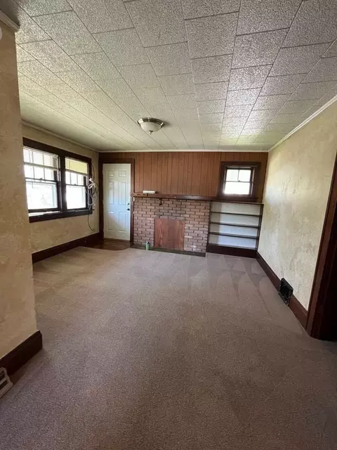 2521 Iowa St, Cedar Falls, IA 50613