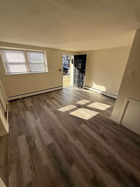 537 Mckinley St, Philadelphia, PA 19111