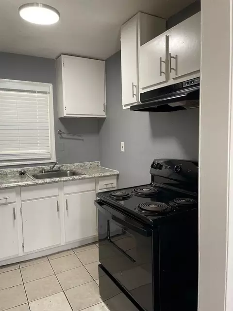 3143 Puckett Rd, Kansas City, KS 66103