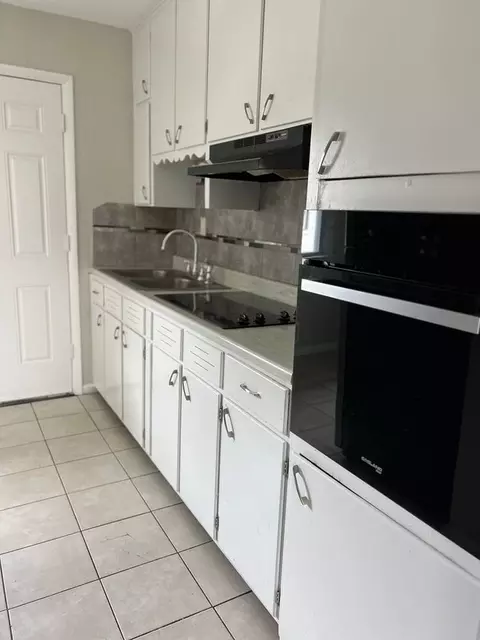 3143 Puckett Rd, Kansas City, KS 66103