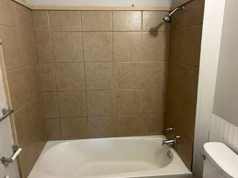 911 Nathaniel Rd, Cleveland, OH 44110