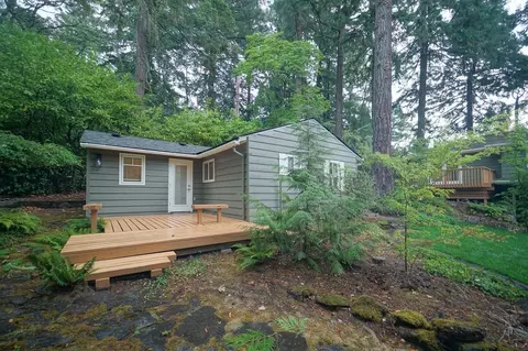 3801 SW Hamilton St, Portland, OR 97221