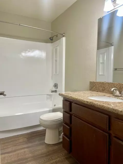 8200 Kroll Way, Bakersfield, CA 93311 photo 2