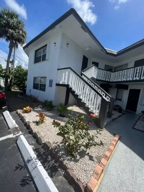 2401 NW 9th Ave, Wilton Manors, FL 33311