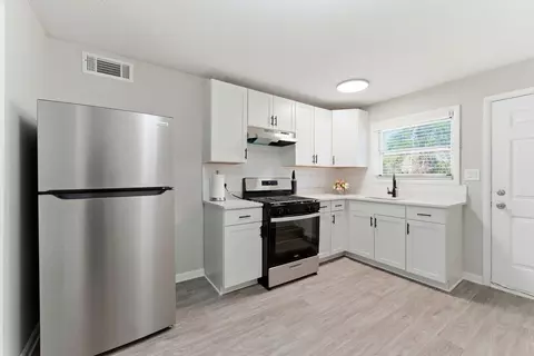 558 College St, Hapeville, GA 30354