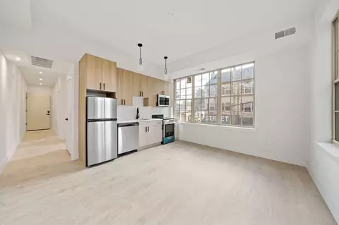326 N 12th St, Philadelphia, PA 19107
