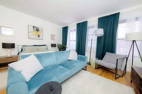 305 E 95th St, New York, NY 10128