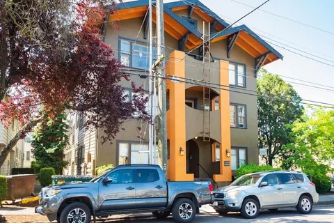 2434 SE Ankeny St, Portland, OR 97214