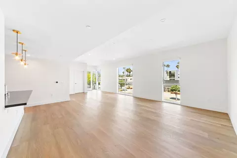 1001 N Fairfax Ave, West Hollywood, CA 90046 photo 2