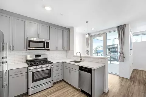 3008 Santa Monica Blvd, Santa Monica, CA 90404