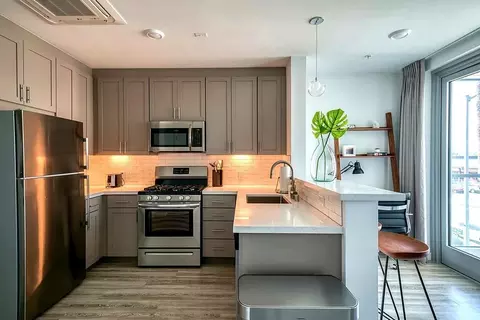 3008 Santa Monica Blvd, Santa Monica, CA 90404