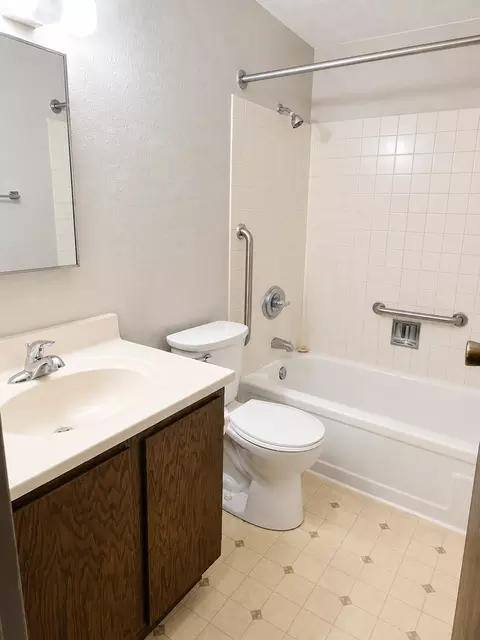 808 Hills Ave, Jackson, MN 56143 photo 6