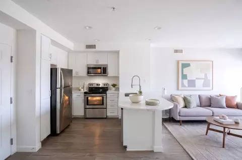3400 Cahuenga Blvd W, Los Angeles, CA 90068