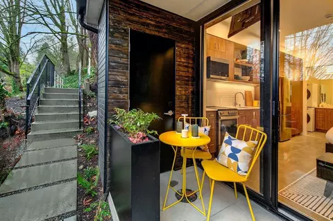 519 N Bowdoin Pl, Seattle, WA 98103