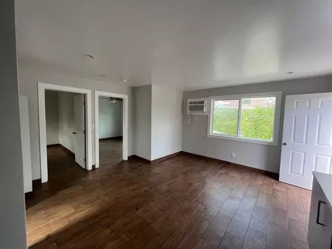 6112 S San Pedro St, Los Angeles, CA 90003