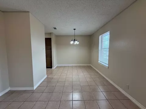 1001 E Travis St, Laredo, TX 78040 photo 3