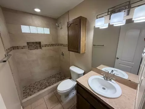 1001 E Travis St, Laredo, TX 78040 photo 11