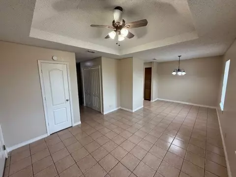 1001 E Travis St, Laredo, TX 78040 photo 2
