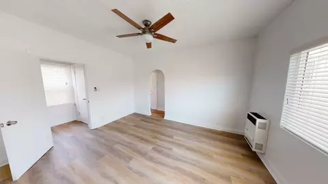 1565 S Hobart Blvd, Los Angeles, CA 90006