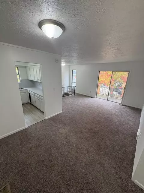 1370 Beckwith View Ave NE, Grand Rapids, MI 49505