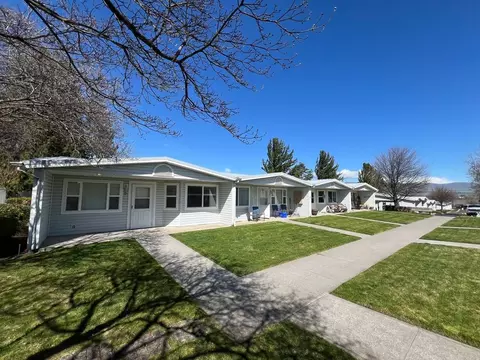 1312 W 10th St, The Dalles, OR 97058