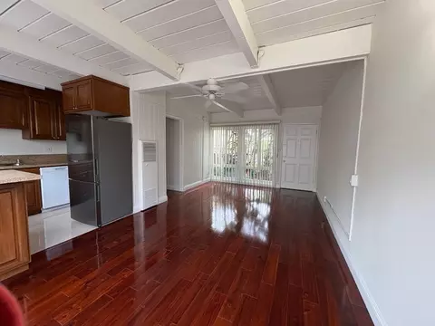 237 12 S Church Ln, Los Angeles, CA 90049