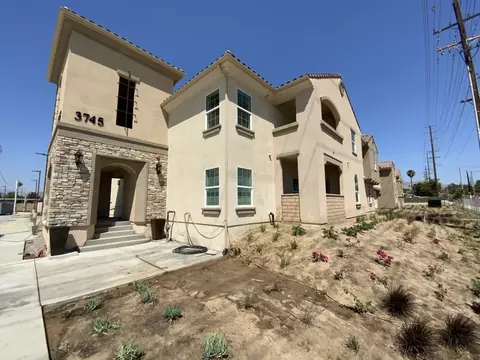 3745 Strong St, Riverside, CA 92501