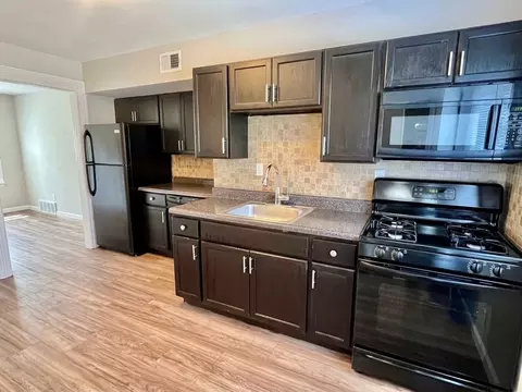 9032 Gravois View Ct, Affton, MO 63123