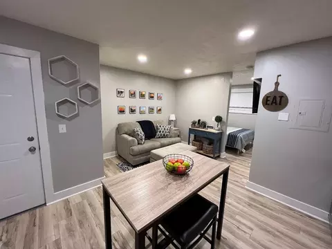 1409 E Gold Coast Rd, Papillion, NE 68046