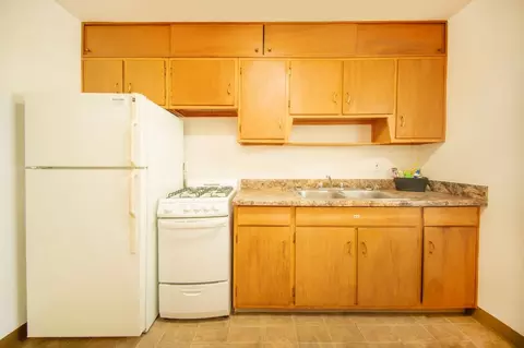 2500 7th Ave E, Maplewood, MN 55109