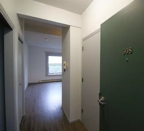 657 S King St, Seattle, WA 98104