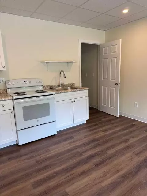 162 Narragansett St, Gorham, ME 04038