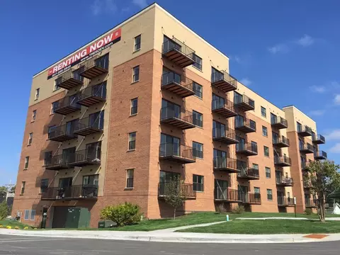 301 Mckinley Ave, Mundelein, IL 60060