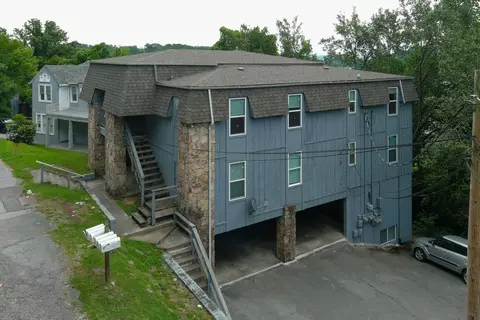 30 Woodlawn Dr, Chattanooga, TN 37411