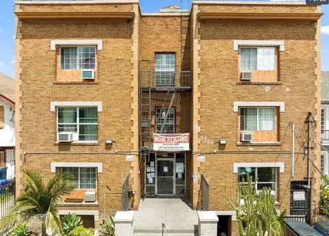 2737 Francis Ave, Los Angeles, CA 90005
