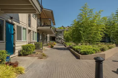 295 3rd St, Lake Oswego, OR 97034
