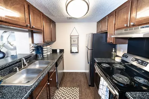 1814 Estrada Pkwy, Irving, TX 75061 photo 2