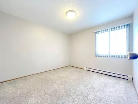 605 505 525 605 705 Park St, Minot, ND 58701 photo 21
