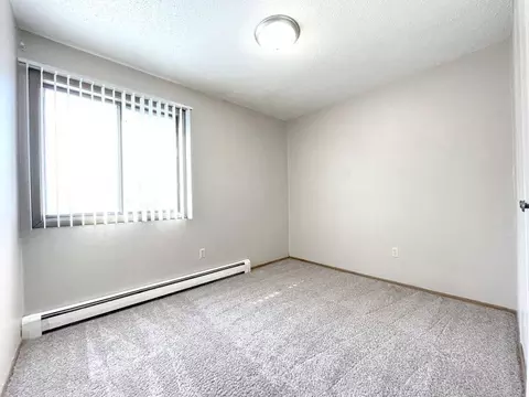 605 505 525 605 705 Park St, Minot, ND 58701 photo 31