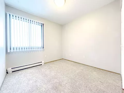 605 505 525 605 705 Park St, Minot, ND 58701 photo 19