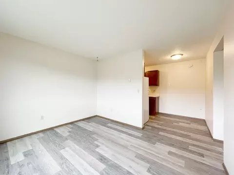 605 505 525 605 705 Park St, Minot, ND 58701 photo 4