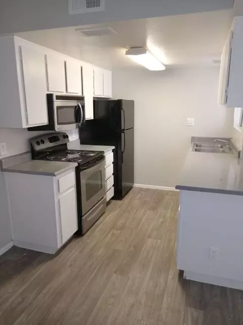 4839 S Darrow Dr, Tempe, AZ 85282
