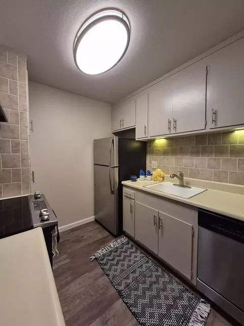 1711 N St, Sacramento, CA 95811