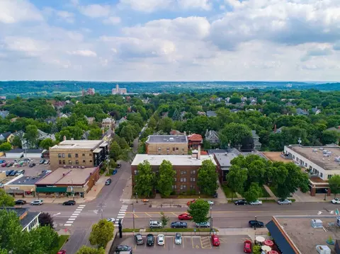 682 Grand Ave, Saint Paul, MN 55105