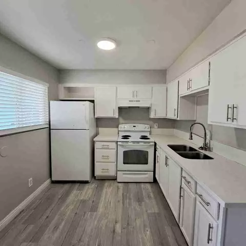 2556 Van Patten St, Winchester, NV 89109
