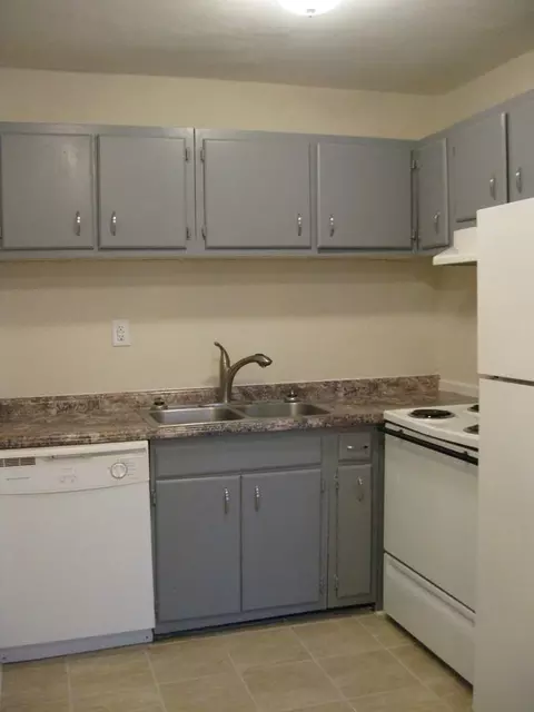 1372 W Ocean View Ave, Norfolk, VA 23503
