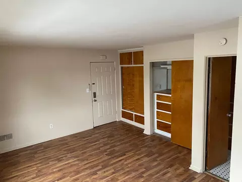 4215 Glenwood Ave, Lansing, MI 48910
