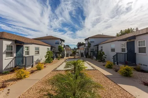 2073 Emerald St, San Diego, CA 92109