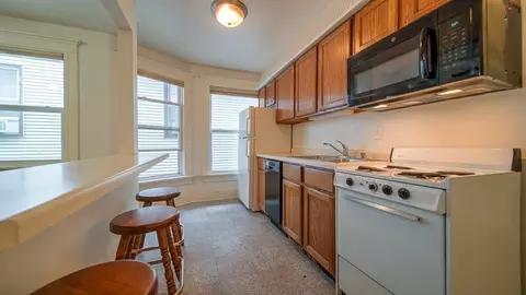 137 Langdon St, Madison, WI 53703