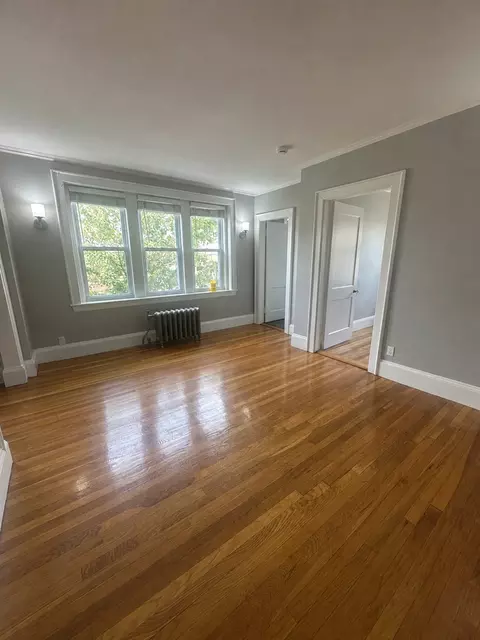 176 Lafayette St, Salem, MA 01970